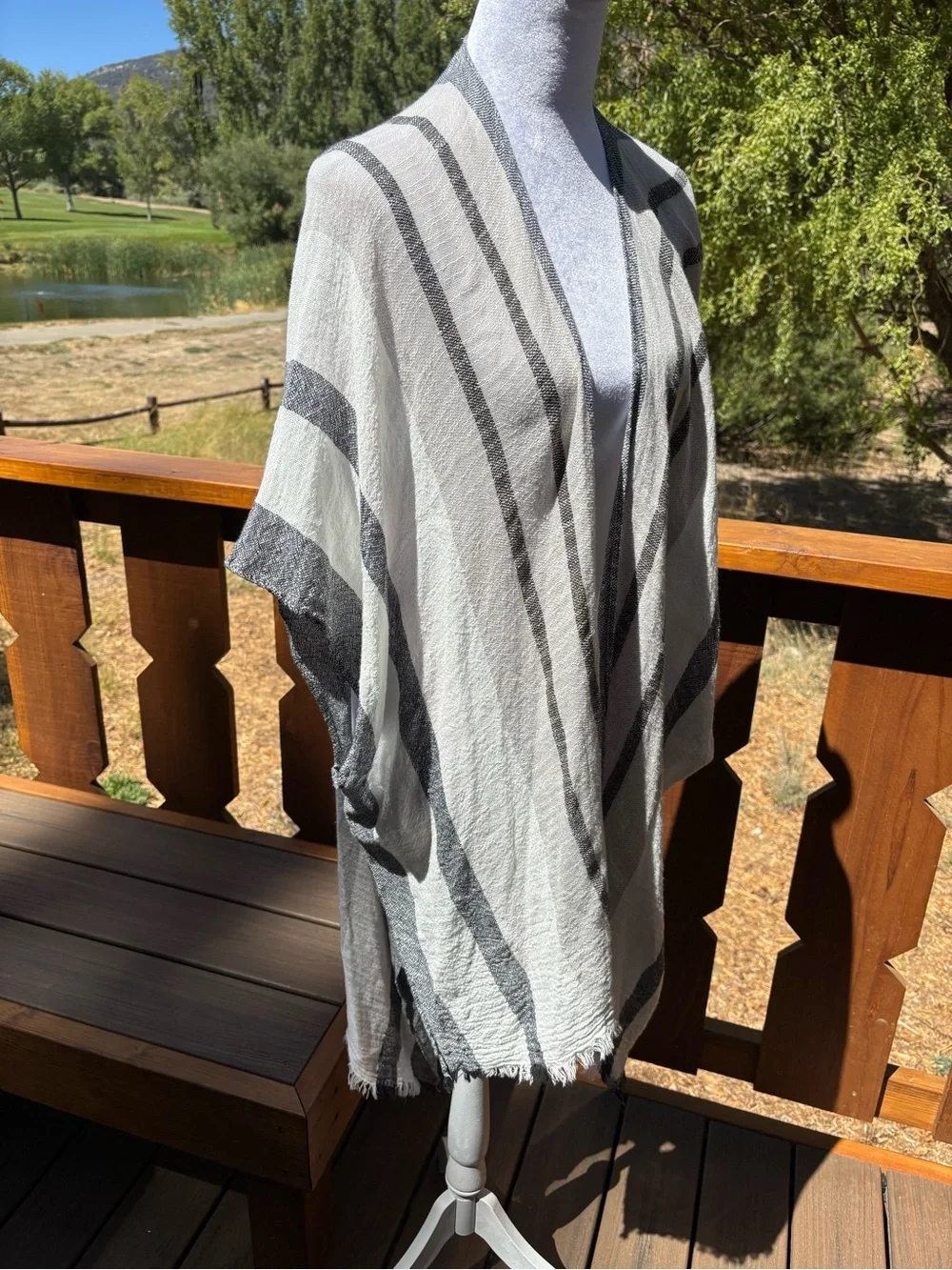 American Eagle Neutral Stripe Throw Shawl duster - White & Gray